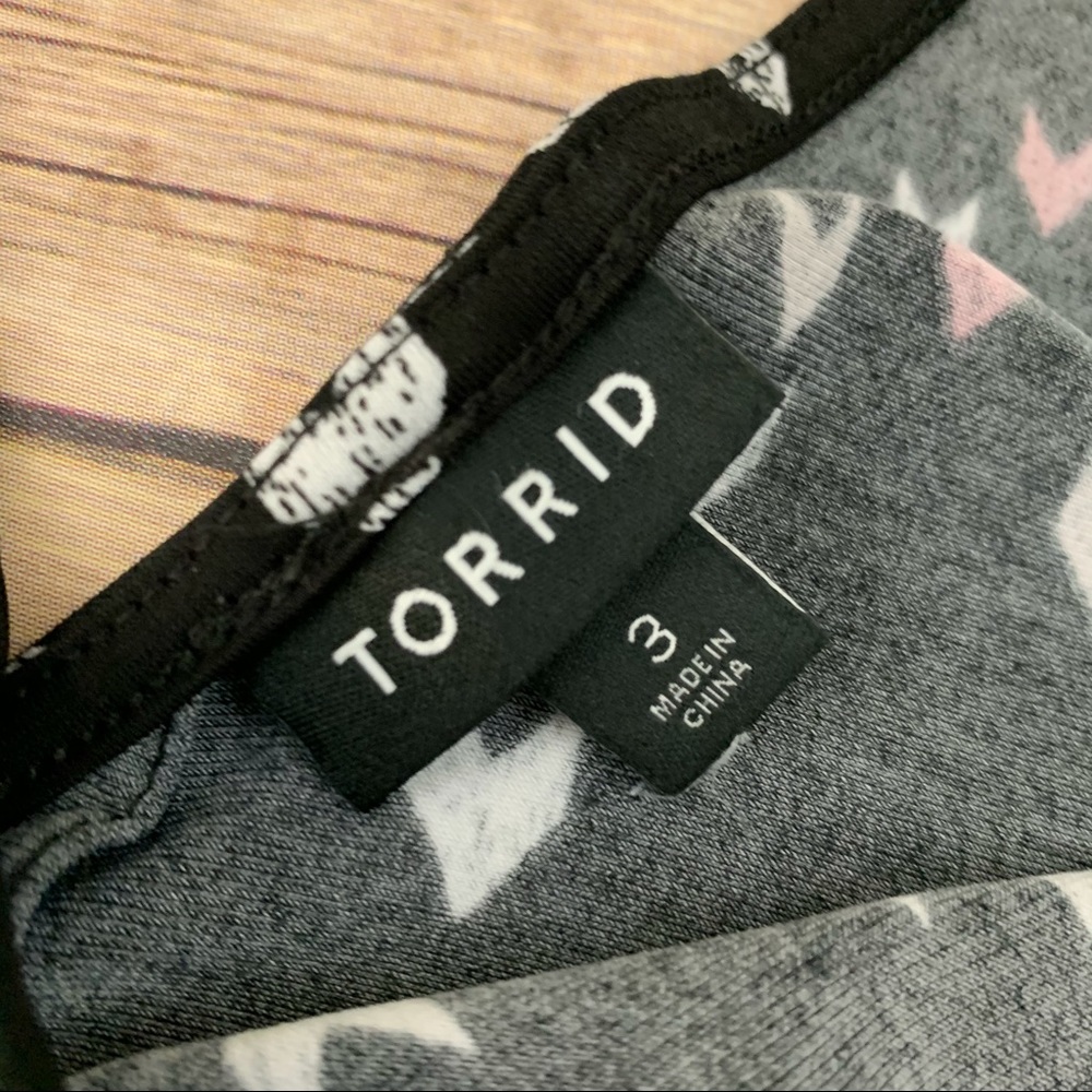 Torrid black and red geometric print tank top - Picture 6 of 10